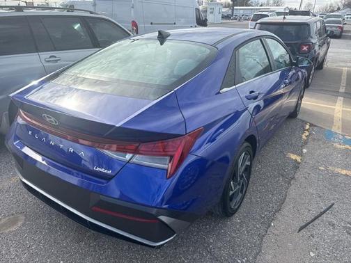 2025 Hyundai ELANTRA Limited