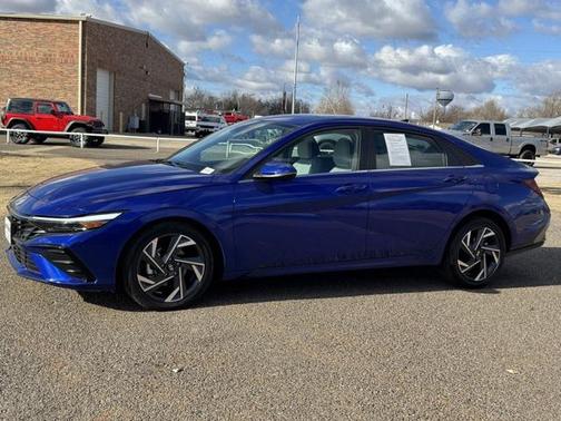 2025 Hyundai ELANTRA Limited