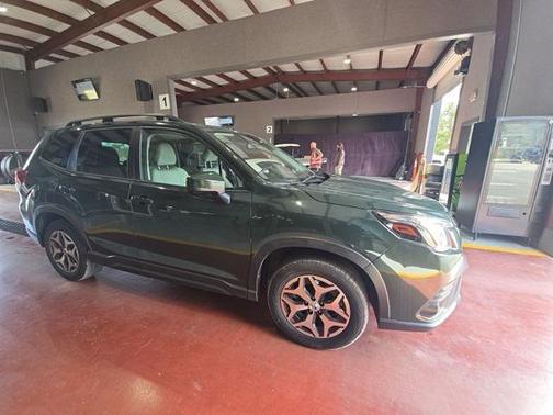 2023 Subaru Forester Premium