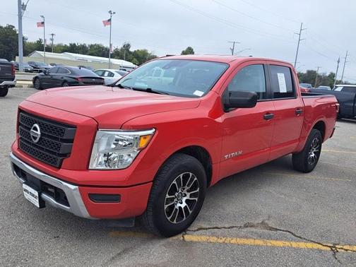 2022 Nissan Titan SV