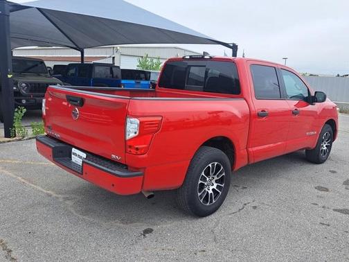 2022 Nissan Titan SV