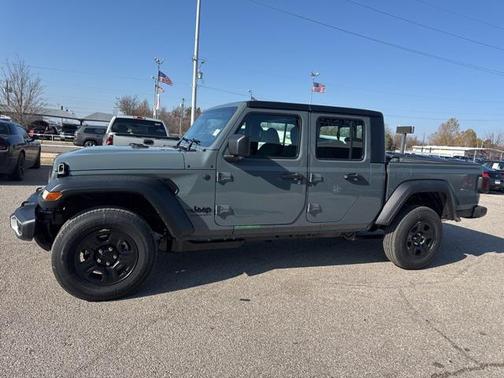 2026 Jeep Gladiator Sport