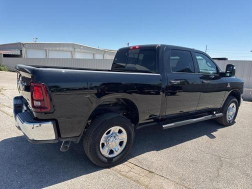 2025 RAM 2500 Tradesman Crew Cab 4x4 6'4' Box