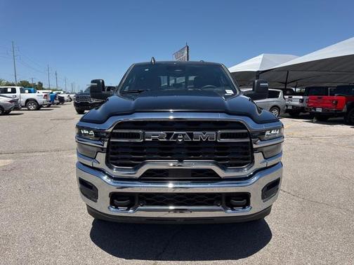 2025 RAM 2500 Tradesman Crew Cab 4x4 6'4' Box