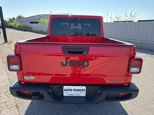 2025 Jeep Gladiator Sport