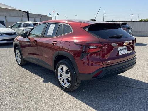 2025 Chevrolet Trax LS