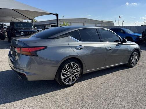 2023 Nissan Altima 2.5 SL