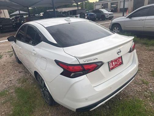 Aspen White TriCoat Pearl 2020 Nissan Versa 1.6 S