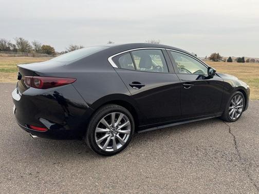 2025 Mazda Mazda3 FWD w/Preferred Package