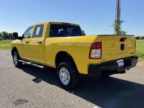 2024 RAM 2500 Tradesman Crew Cab 4x4 6'4' Box