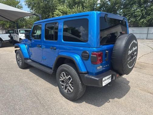 2025 Jeep Wrangler 4-Door Sahara 4x4