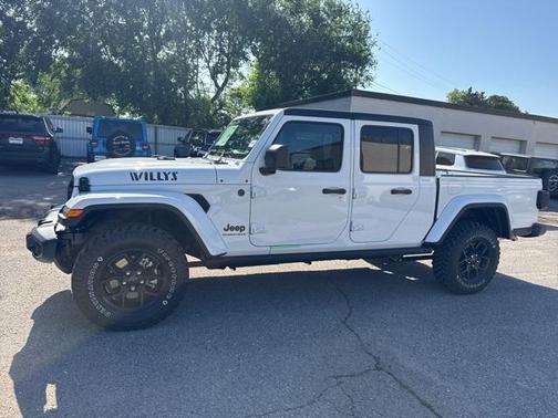 2025 Jeep Gladiator Willys
