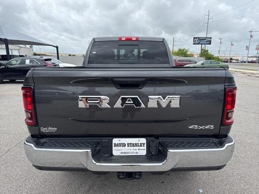 2025 RAM 2500 Tradesman Crew Cab 4x4 6'4' Box