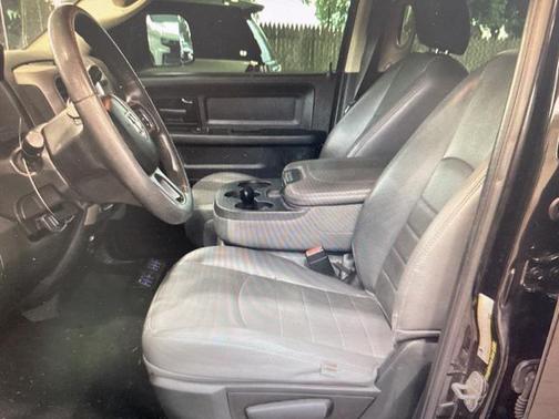 2018 RAM 2500 Tradesman Crew Cab 4x4 6'4' Box