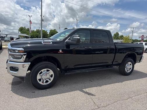 2025 RAM 2500 Tradesman Crew Cab 4x4 6'4' Box