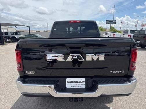 2025 RAM 2500 Tradesman Crew Cab 4x4 6'4' Box