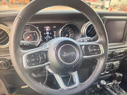 2023 Jeep Gladiator Overland