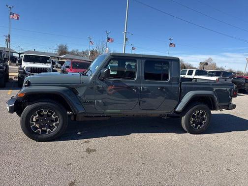 2026 Jeep Gladiator Sport