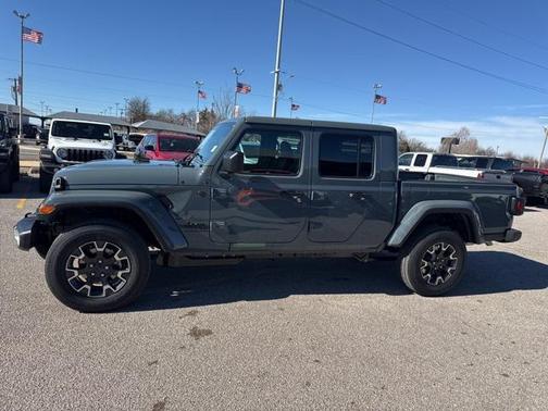 2026 Jeep Gladiator Sport