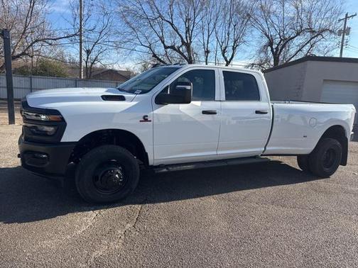 2026 RAM 3500 Tradesman Crew Cab 4x4 8' Box