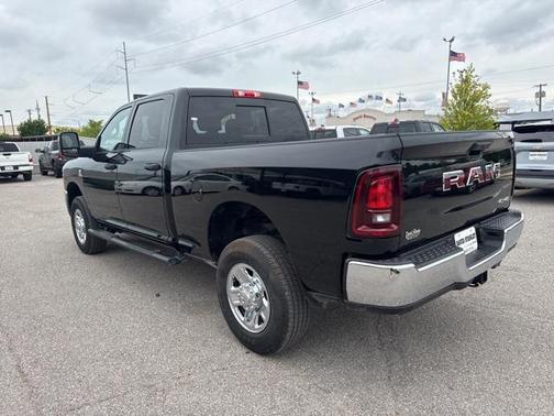 2025 RAM 2500 Tradesman Crew Cab 4x4 6'4' Box