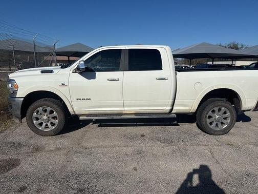 2020 RAM 2500 Laramie Crew Cab 4X4 6'4' Box