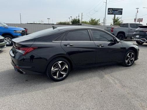 2021 Hyundai ELANTRA Limited
