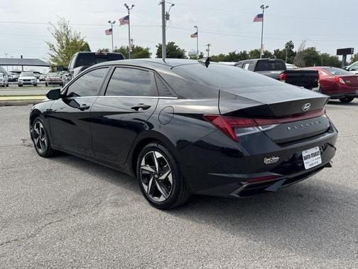 2021 Hyundai ELANTRA Limited