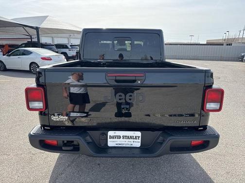 2026 Jeep Gladiator Sport