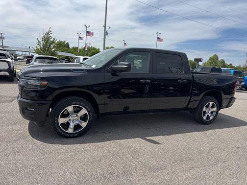 Diamond Black Crystal Pearlcoat 2026 RAM 1500 Express