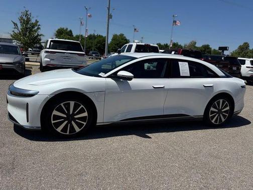 white 2024 Lucid Air Pure
