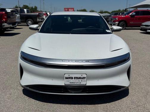 white 2024 Lucid Air Pure