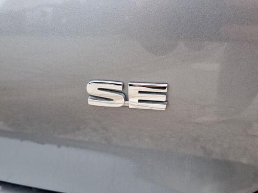Mercury Gray Metallic 2024 Mitsubishi Outlander SE