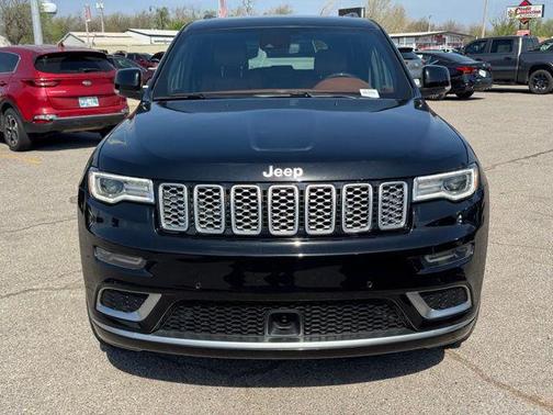Diamond Black Crystal Pearlcoat 2021 Jeep Grand Cherokee Summit
