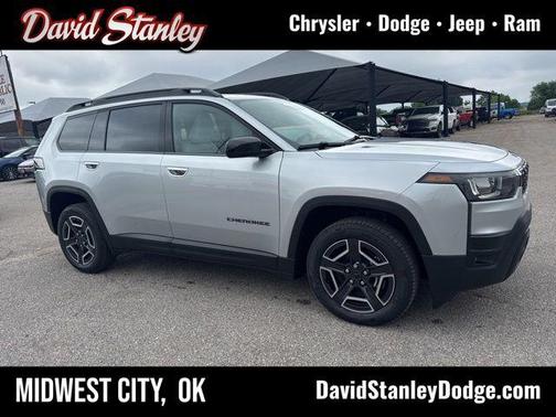 Silver Zynith Clearcoat 2026 Jeep Cherokee Laredo