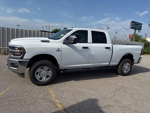 2025 RAM 2500 Tradesman Crew Cab 4x4 6'4' Box