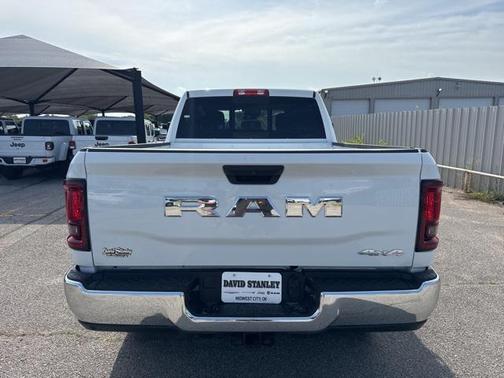 2025 RAM 2500 Tradesman Crew Cab 4x4 6'4' Box