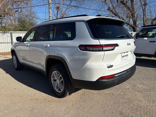 Bright White Clearcoat 2025 Jeep Grand Cherokee L Laredo