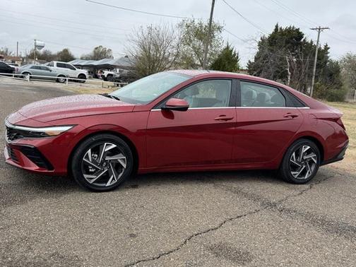 2025 Hyundai ELANTRA Limited