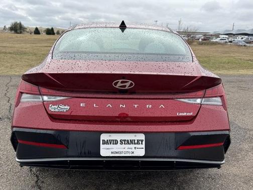 2025 Hyundai ELANTRA Limited