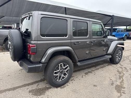 2025 Jeep Wrangler 4-Door Sahara 4x4