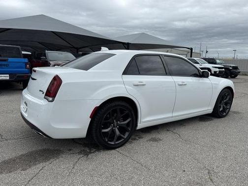 2022 Chrysler 300 S