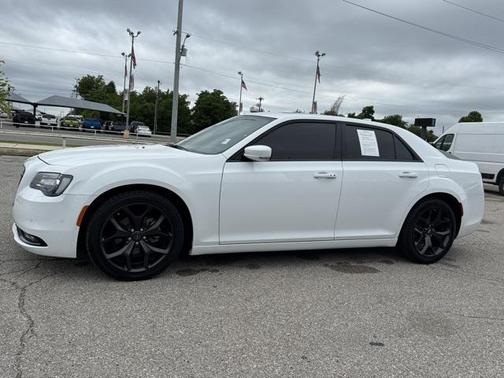 2022 Chrysler 300 S
