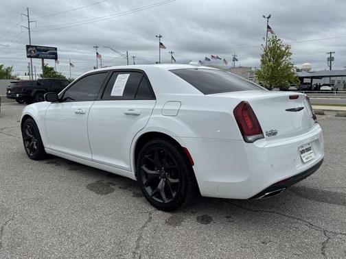2022 Chrysler 300 S