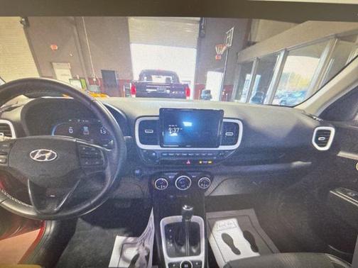 2024 Hyundai VENUE Limited