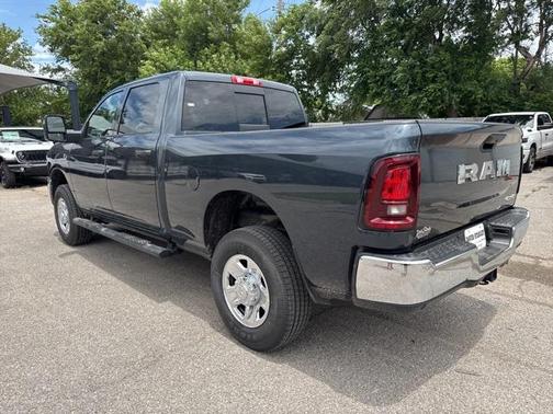 2025 RAM 2500 Tradesman Crew Cab 4x4 6'4' Box