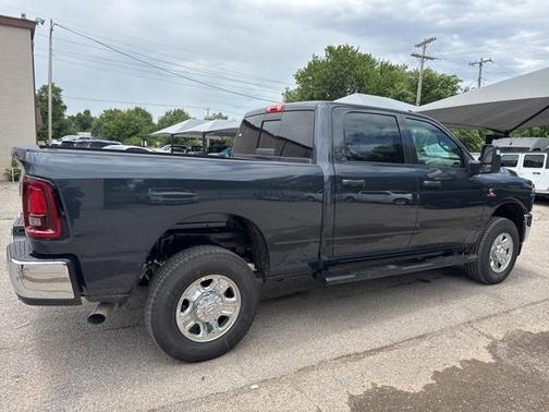 2025 RAM 2500 Tradesman Crew Cab 4x4 6'4' Box