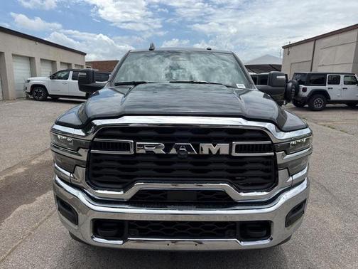 2025 RAM 2500 Tradesman Crew Cab 4x4 6'4' Box