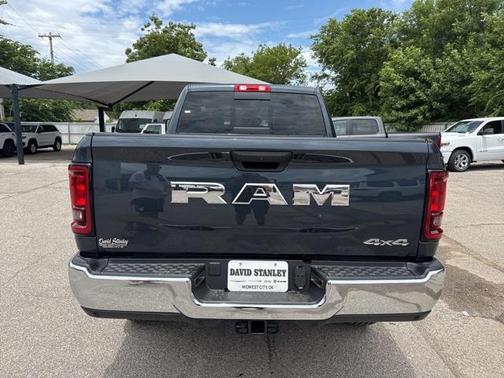 2025 RAM 2500 Tradesman Crew Cab 4x4 6'4' Box