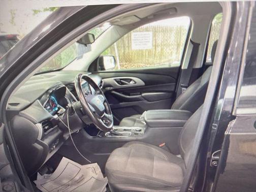 Black Metallic 2019 Chevrolet Traverse LT Cloth
